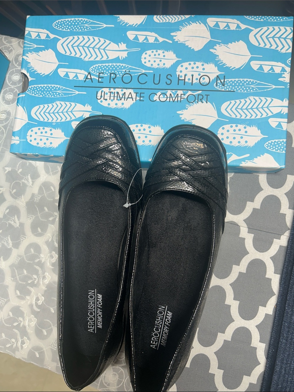 AEROSOLES Black Quilted Slip-On Flats